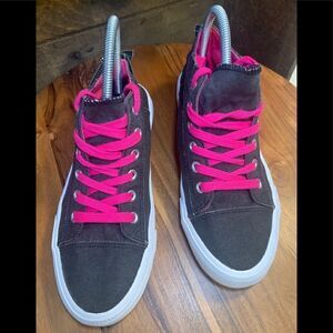 Sugar womens sneakers.  Inv 5331